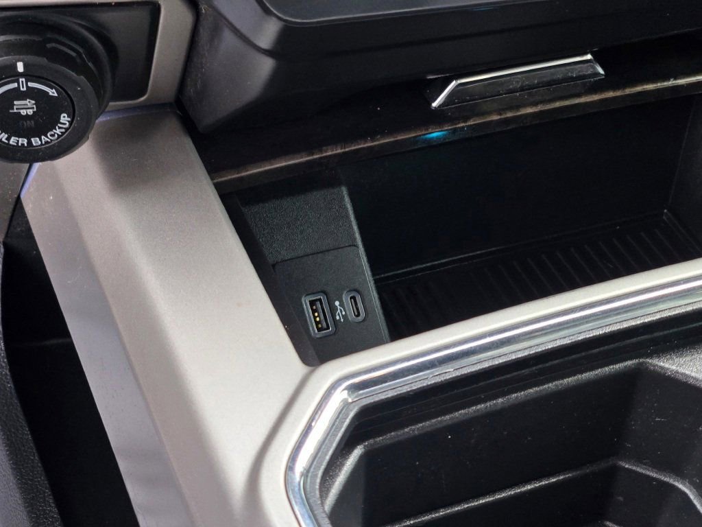 Certified 2022 Ford F250 Lariat w/ Snow Plow Prep Package image 29