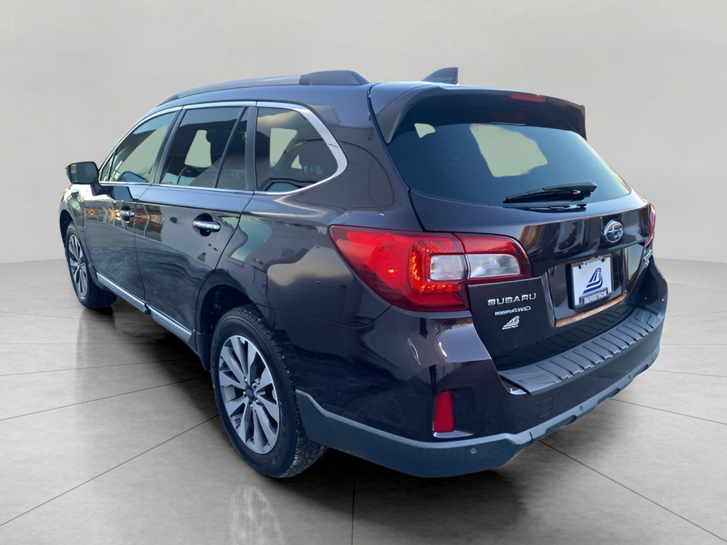 Used 2017 Subaru Outback 3.6R Touring image 8