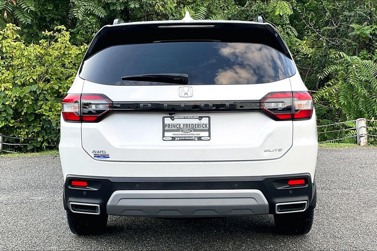 Used 2023 Honda Pilot Elite image 4