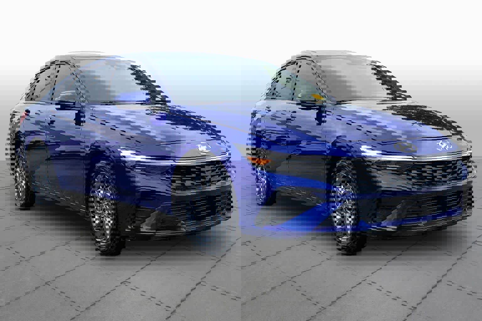 Used 2024 Hyundai Elantra SEL image 5