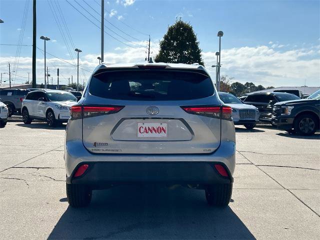 Used 2021 Toyota Highlander XLE image 4
