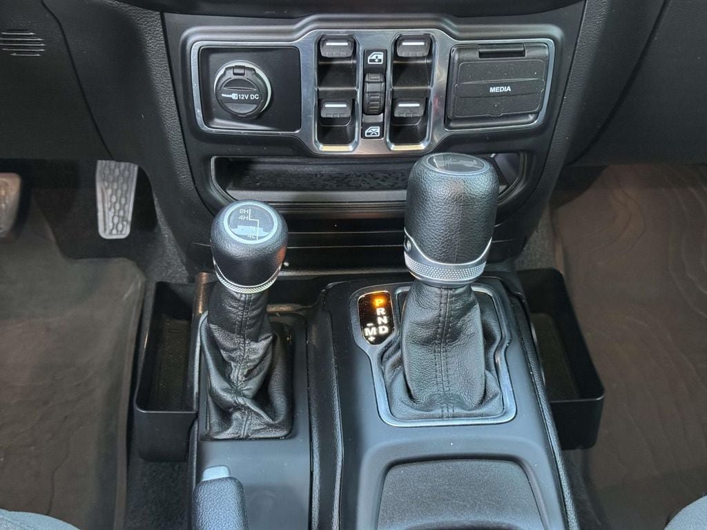 Used 2022 Jeep Wrangler Unlimited Sport AWD/4WD image 8