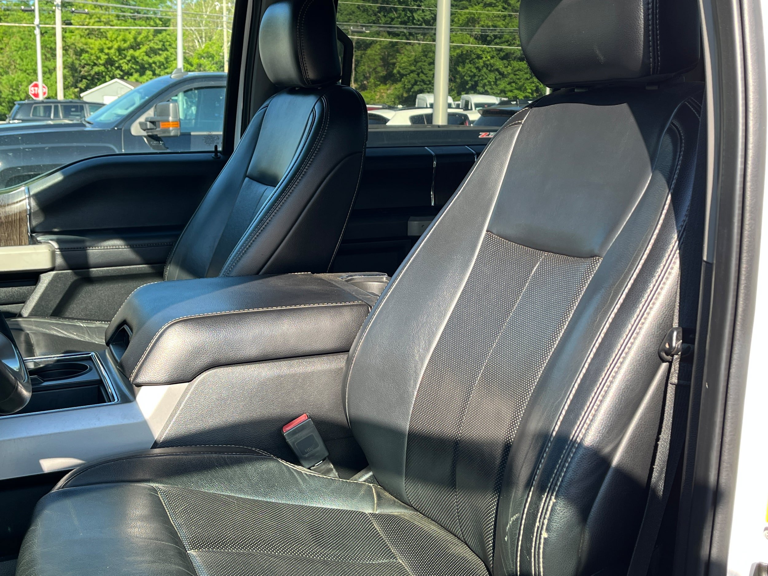 Certified 2020 Ford F350 Lariat w/ Lariat Ultimate Package AWD/4WD image 8