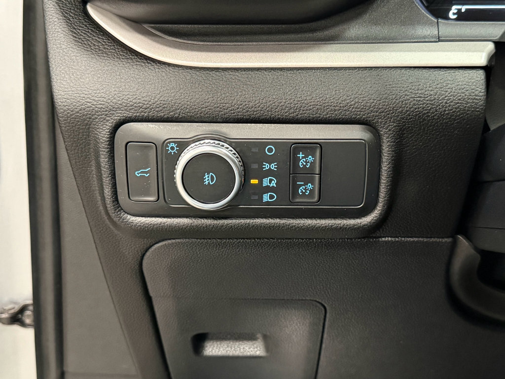 Certified 2022 Ford Explorer XLT w/ Equipment Group 202A image 11