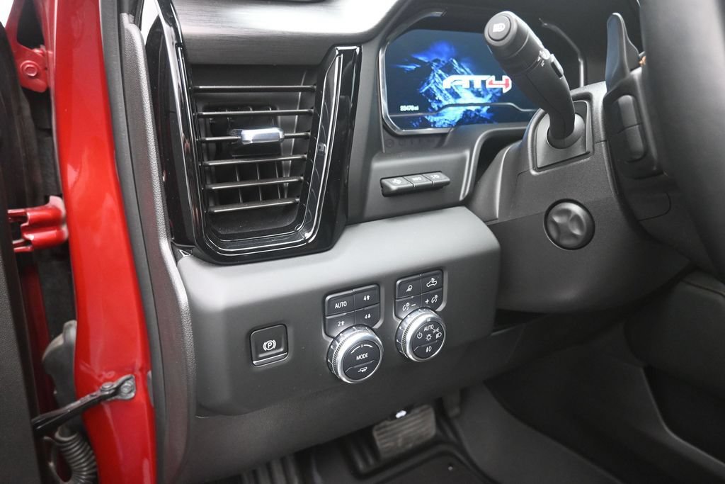 Used 2024 GMC Sierra 1500 AT4 w/ Technology Package AWD/4WD image 13