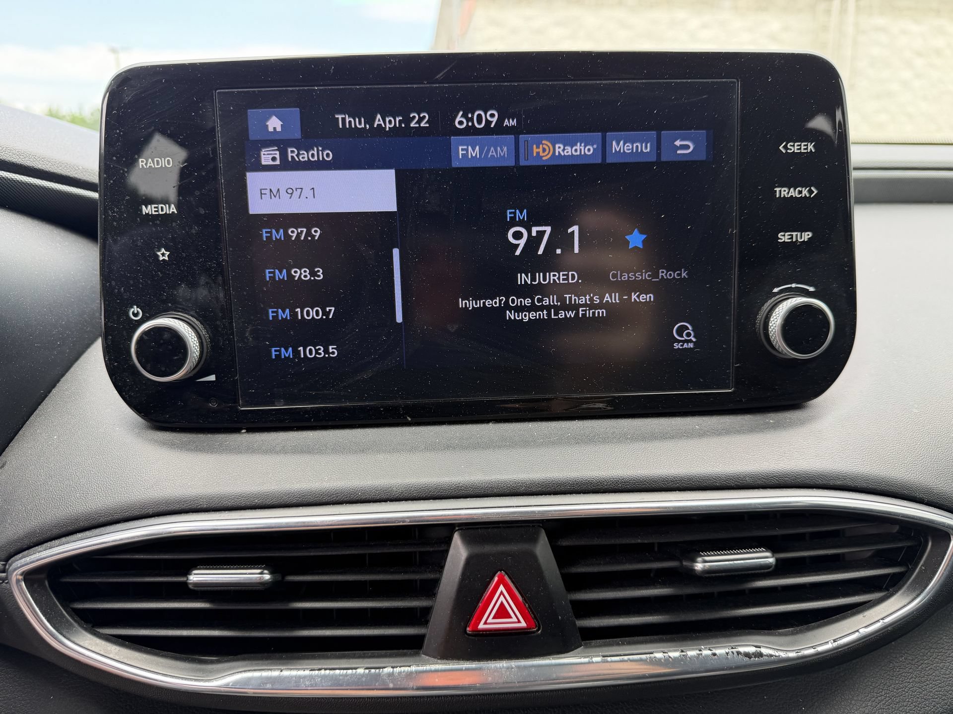 Used 2021 Hyundai Santa Fe SE FWD image 3