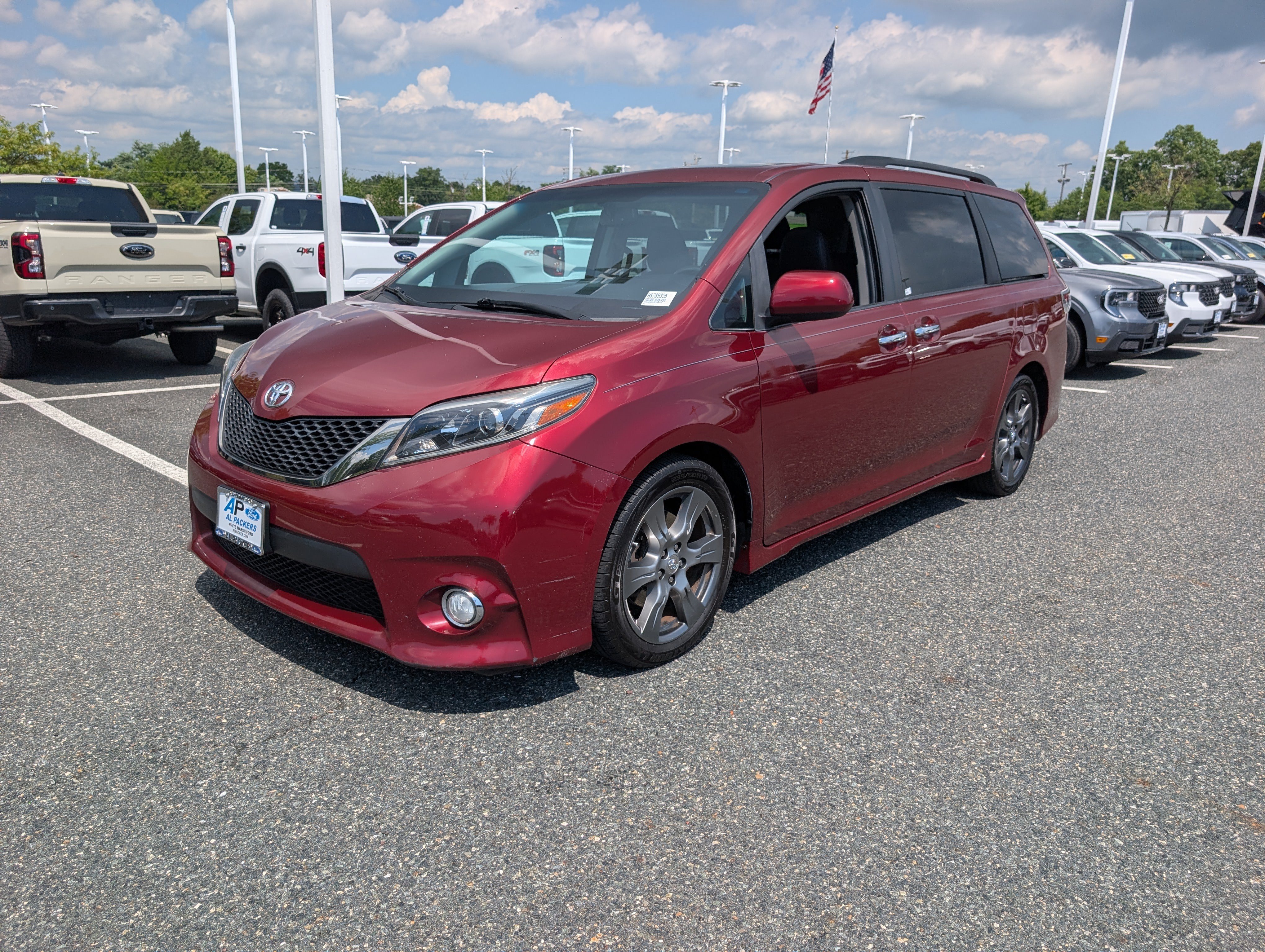Used 2017 Toyota Sienna SE Premium FWD image 7