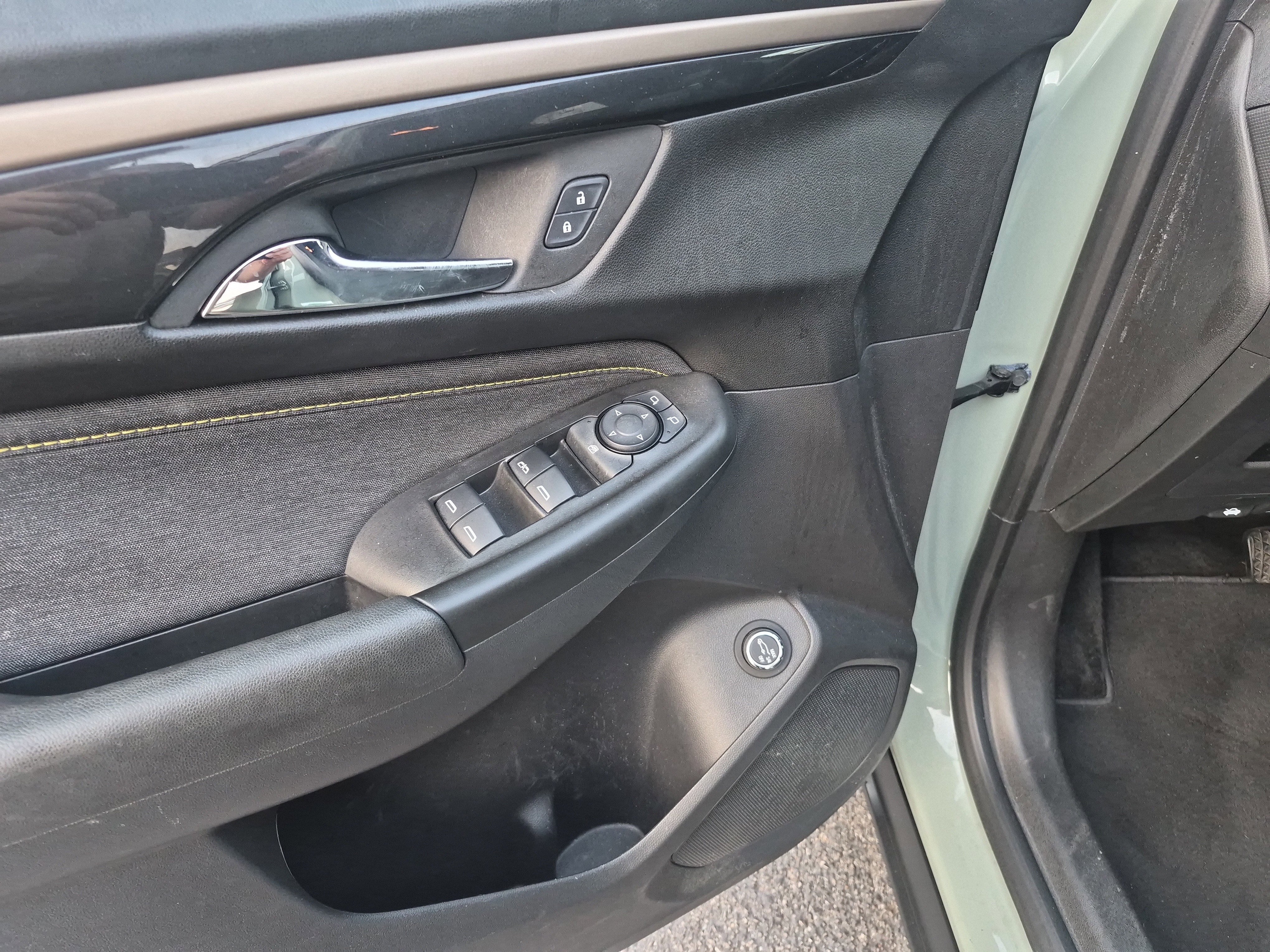 Used 2025 Chevrolet TrailBlazer ACTIV w/ Convenience Package FWD image 9