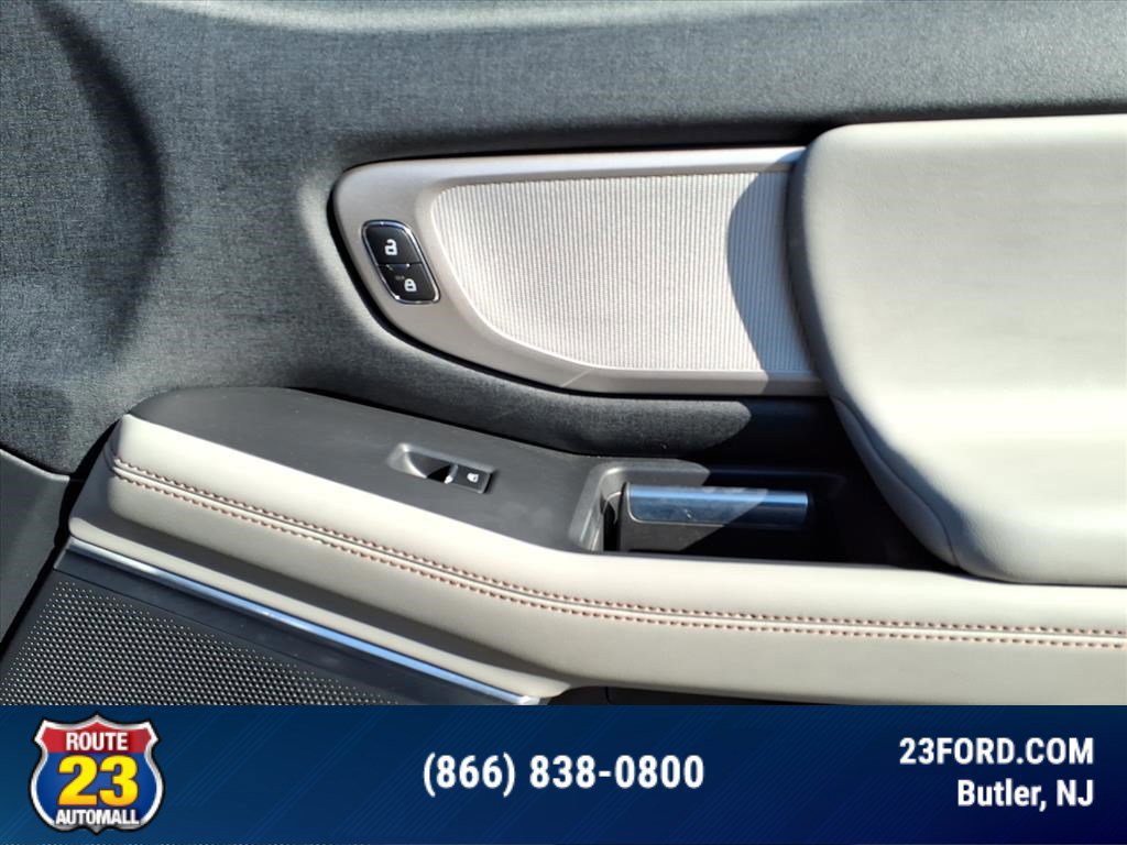 Certified 2025 Ford Expedition Max Active image 4