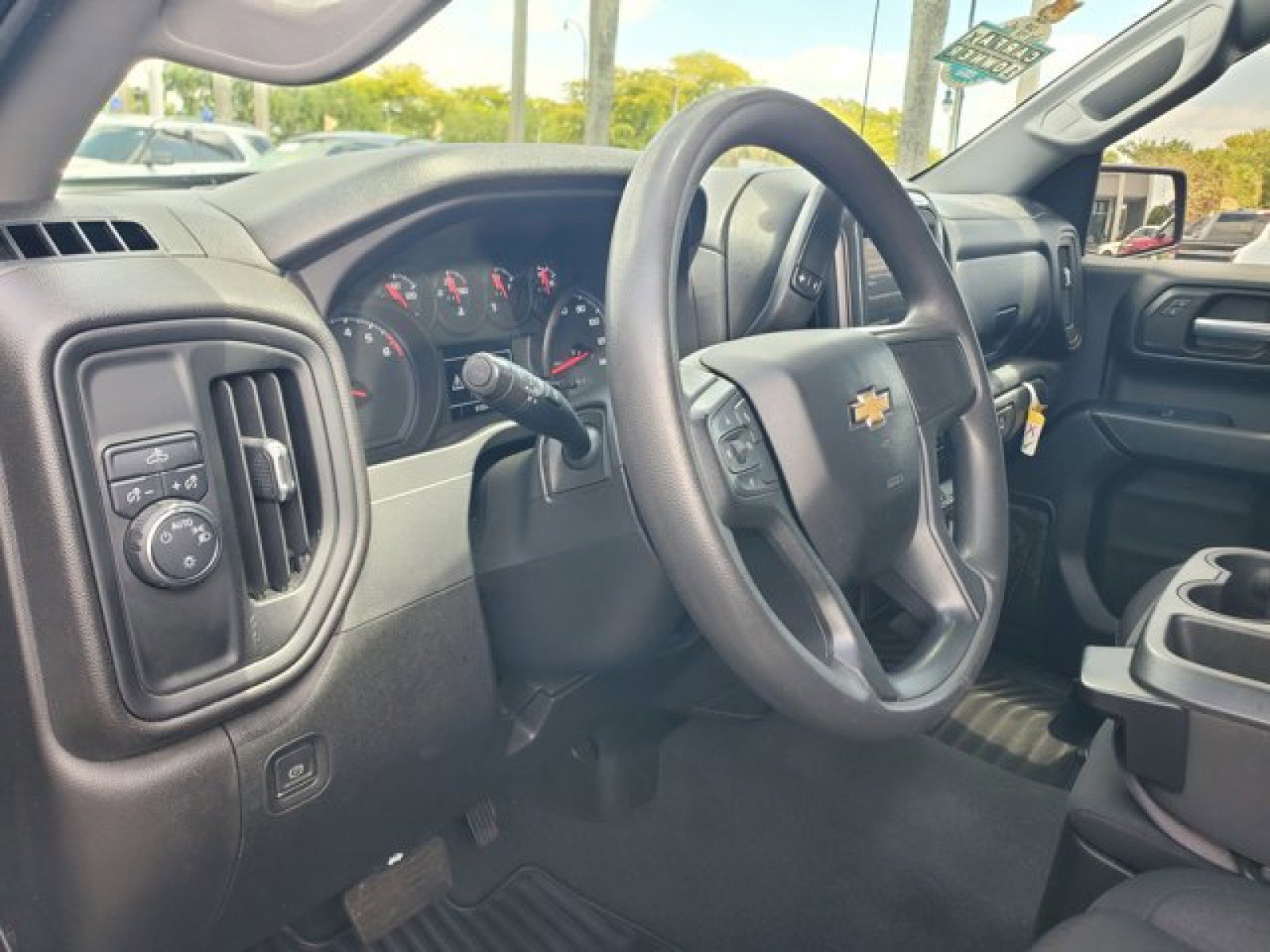 Used 2022 Chevrolet Silverado 1500 Custom image 9