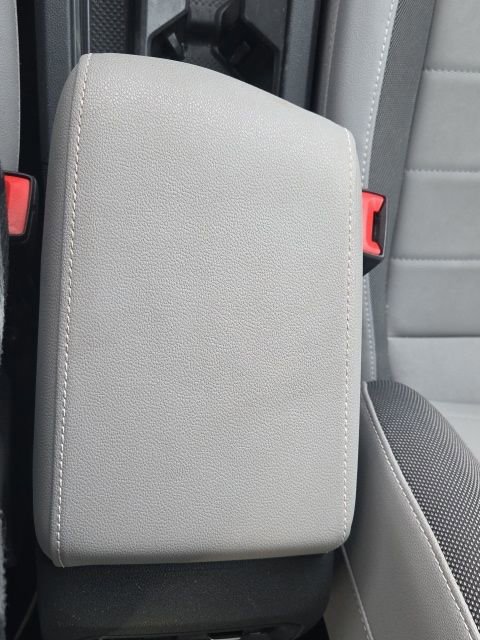 Used 2024 Volkswagen Taos SE image 39