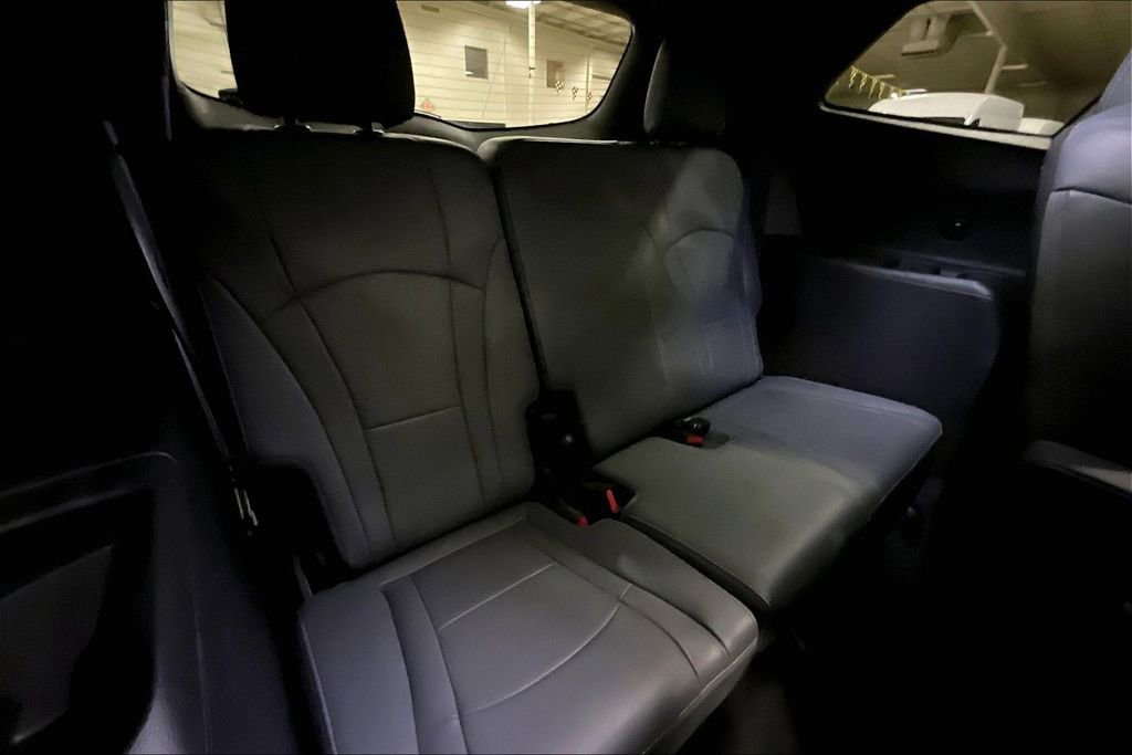 Used 2024 Buick Enclave Premium AWD/4WD image 26