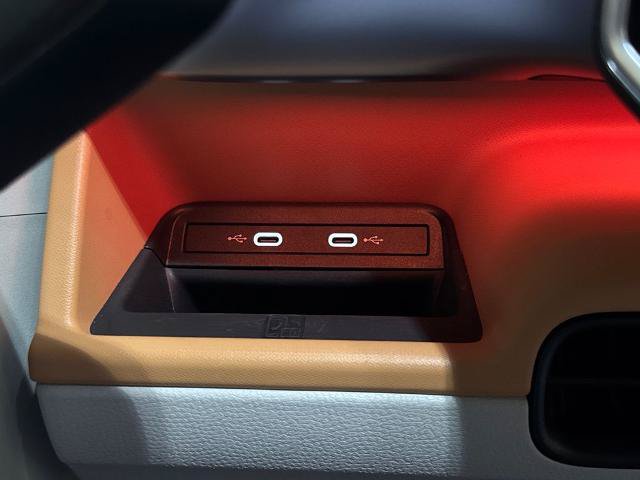 Used 2025 Volkswagen ID. Buzz 1st Edition RWD image 21