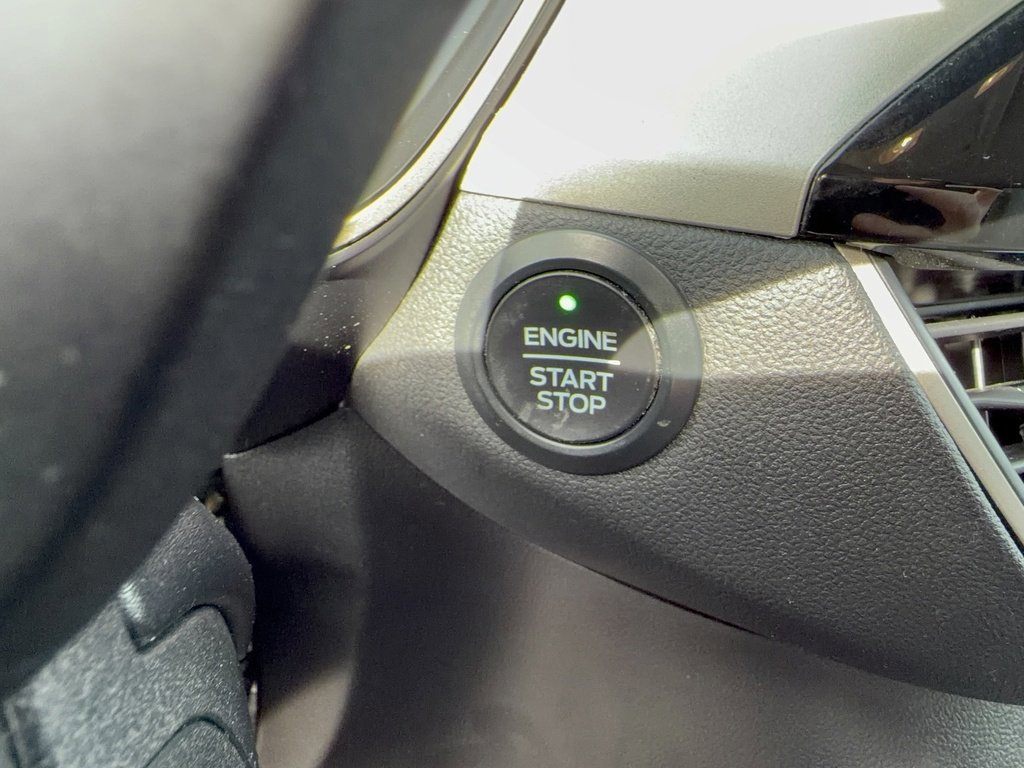 Certified 2020 Ford Escape SE image 25