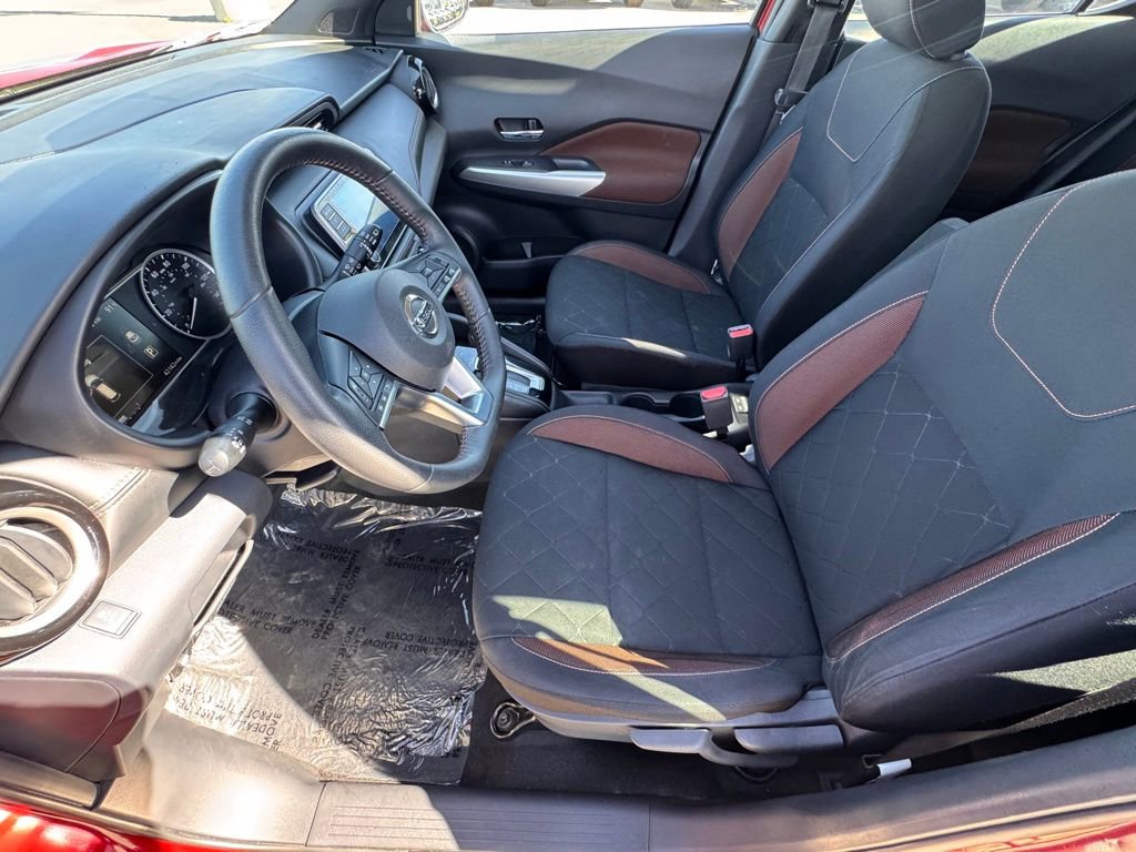 Used 2019 Nissan Kicks SR image 17