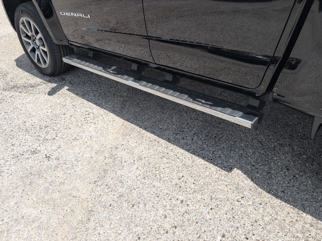Used 2022 GMC Canyon Denali RWD image 12
