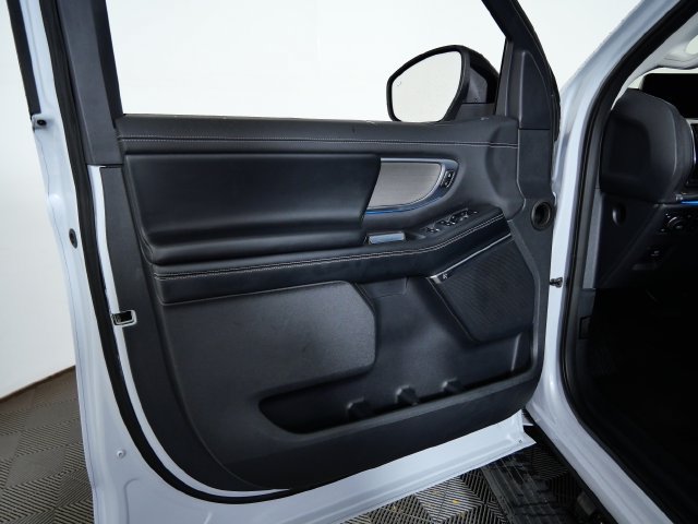 Certified 2025 Ford Expedition Platinum AWD/4WD image 16