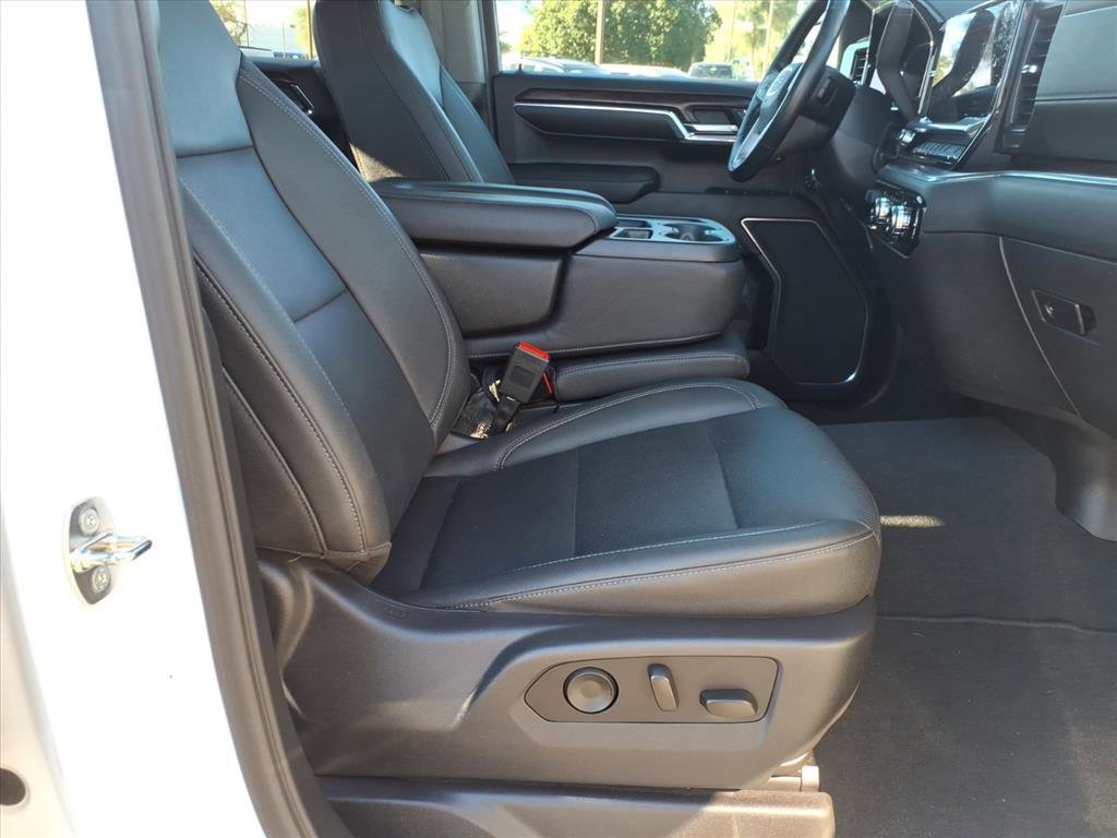 Used 2024 GMC Sierra 1500 SLT w/ X31 Off-Road Package image 11