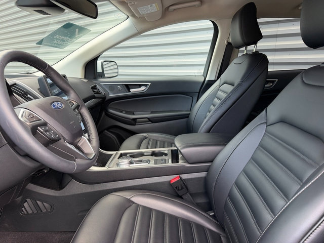 Certified 2024 Ford Edge SEL w/ Convenience Package AWD/4WD image 16