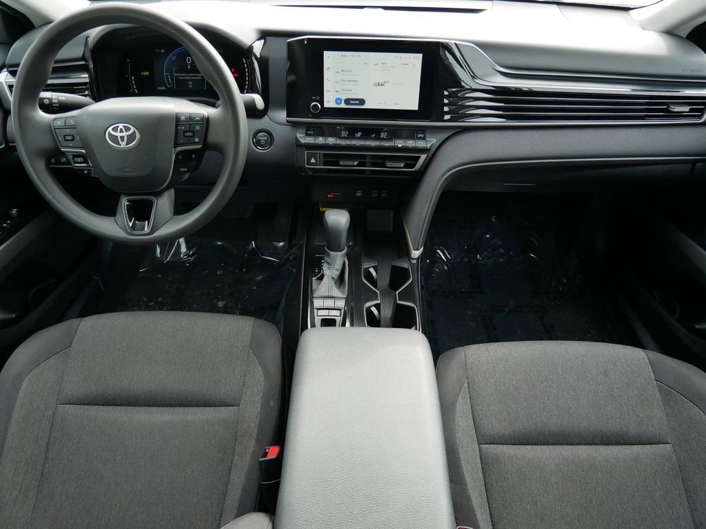 Used 2025 Toyota Camry LE FWD image 13