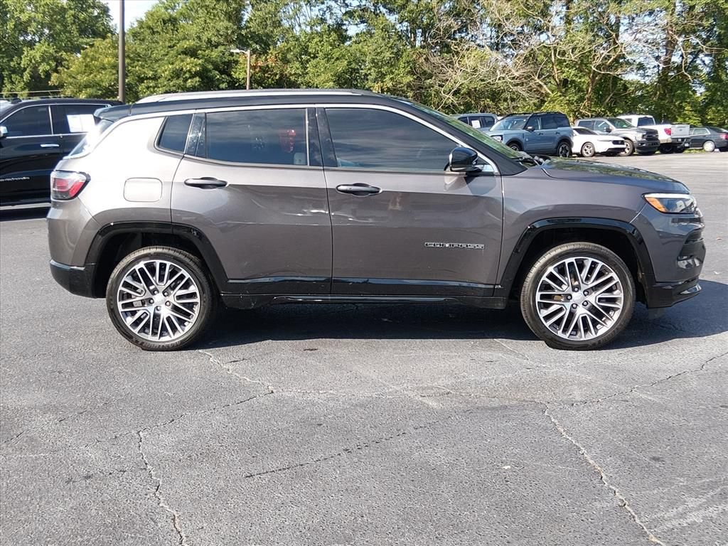 Used 2022 Jeep Compass Limited w/ Elite Group AWD/4WD image 3