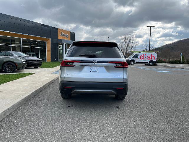 Used 2024 Toyota Grand Highlander Limited image 13