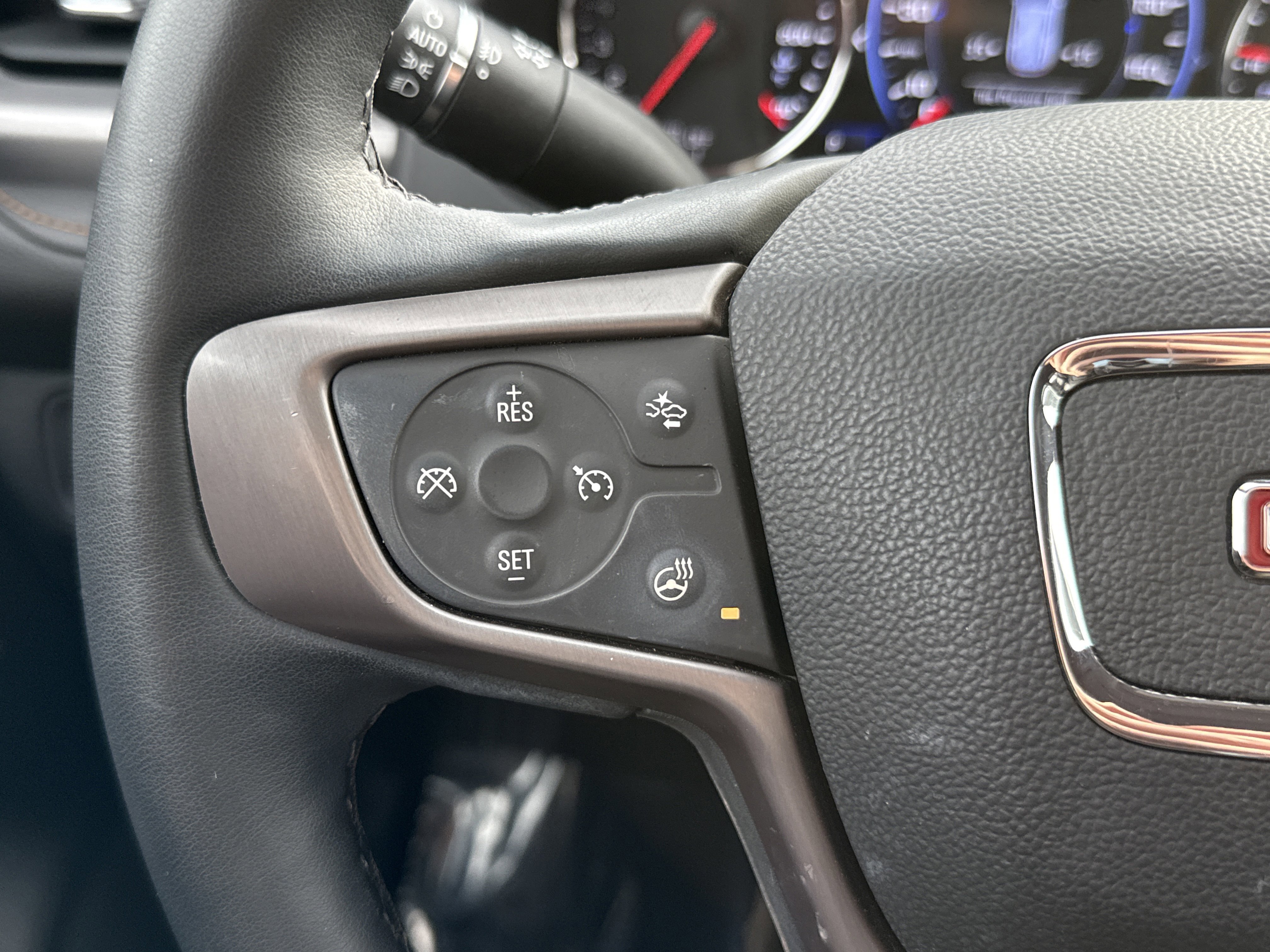 Used 2023 GMC Acadia AT4 w/ Technology Package image 18