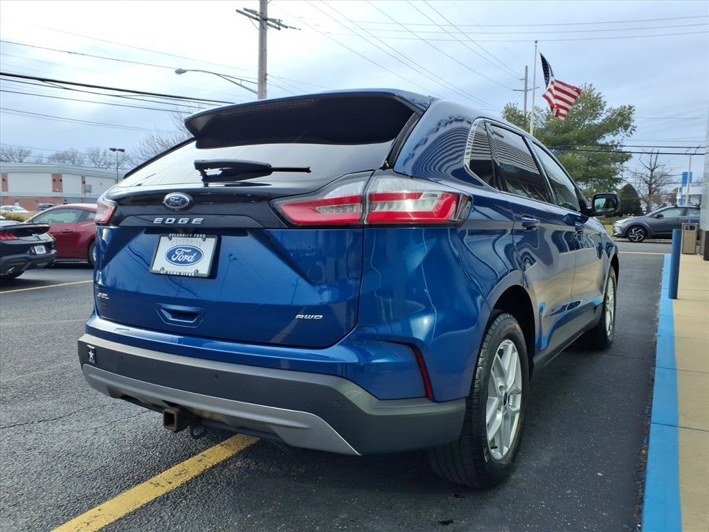 Certified 2022 Ford Edge SEL w/ Convenience Package image 2