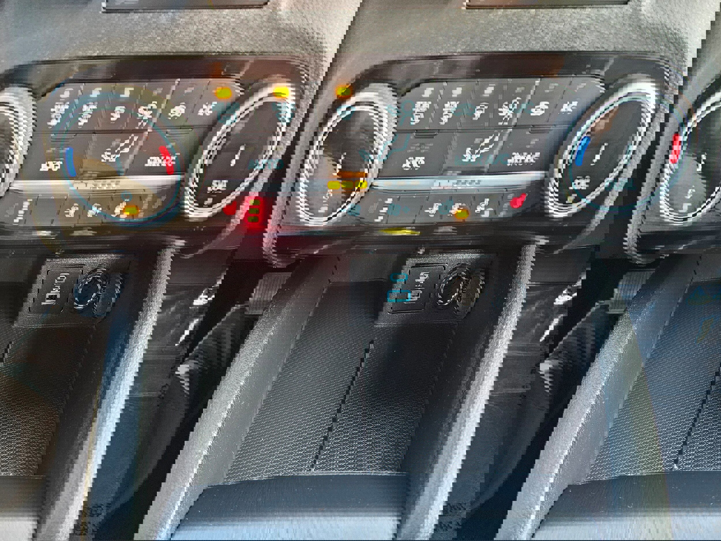 Certified 2022 Ford Escape SEL w/ Class II Trailer Tow Package image 23