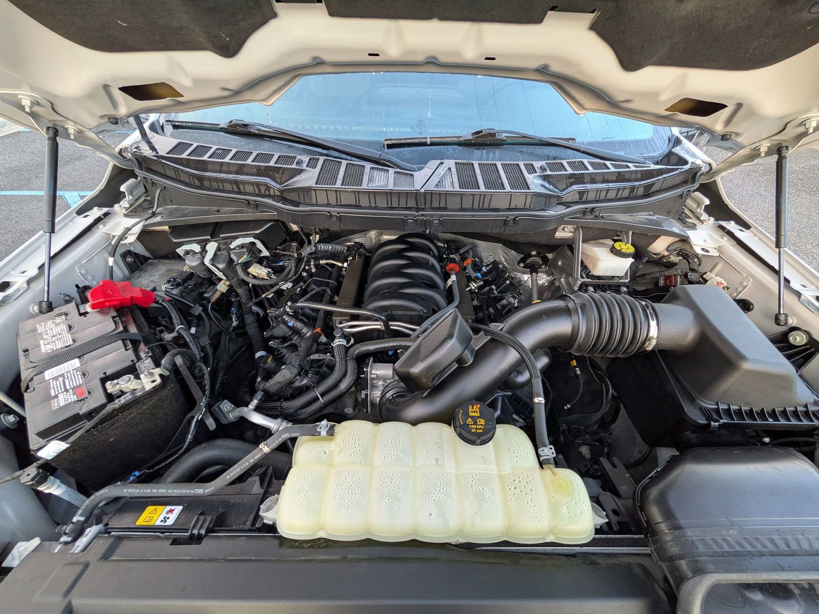 Certified 2024 Ford F150 Lariat w/ FX4 Off-Road Package image 11