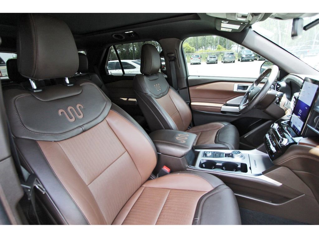 Certified 2023 Ford Explorer King Ranch w/ Technology Package AWD/4WD image 31