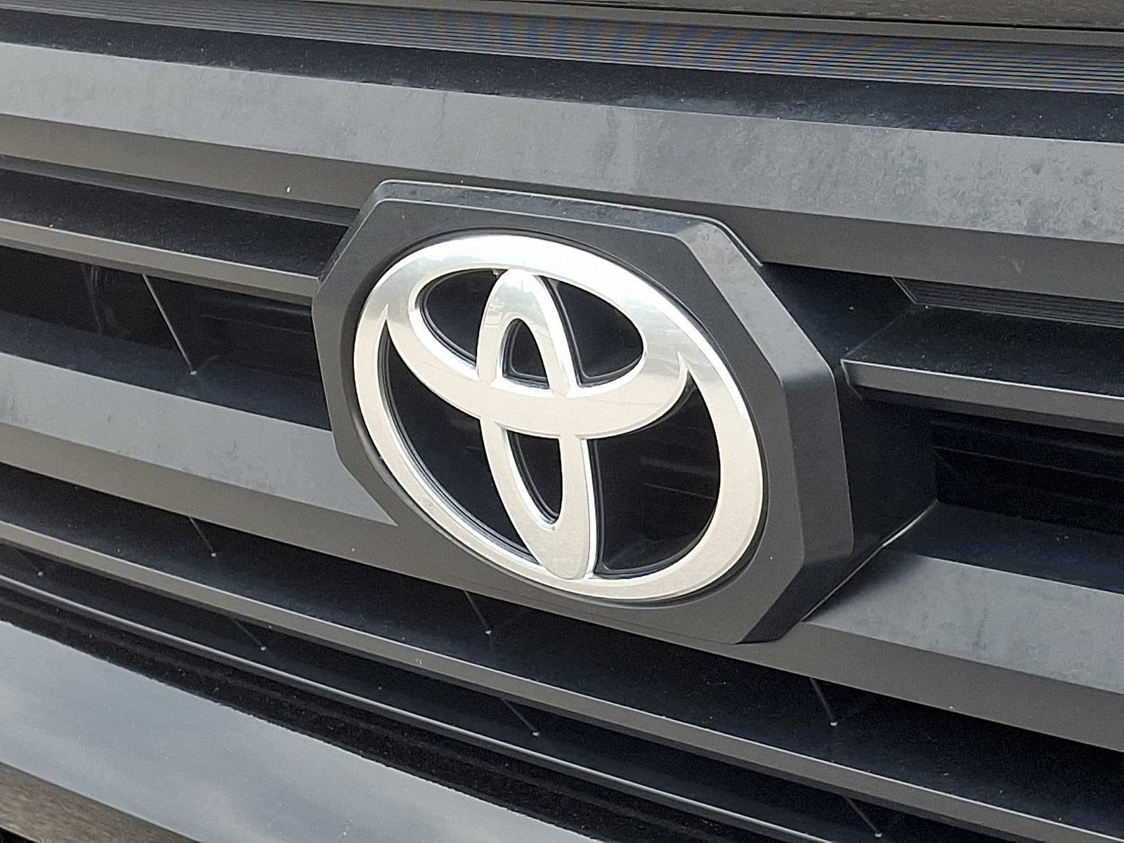 Used 2025 Toyota Tacoma SR5 RWD image 33