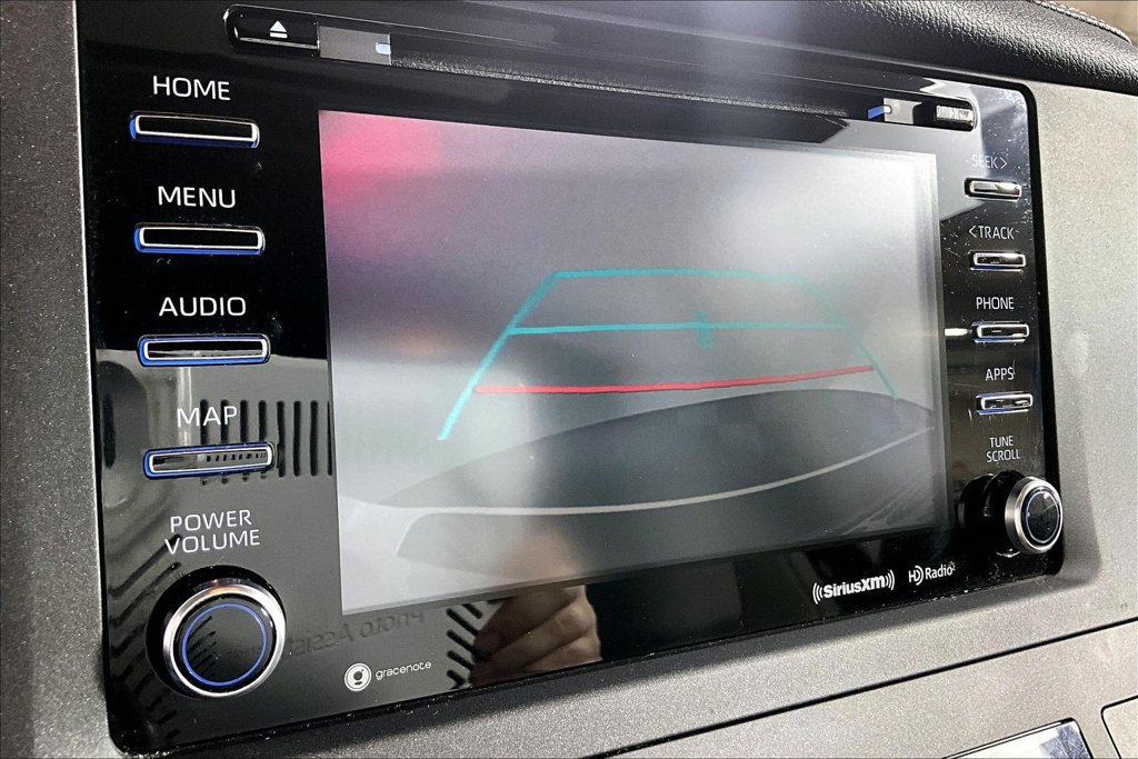 Used 2019 Toyota Sienna XLE w/ XLE Navigation Package FWD image 21