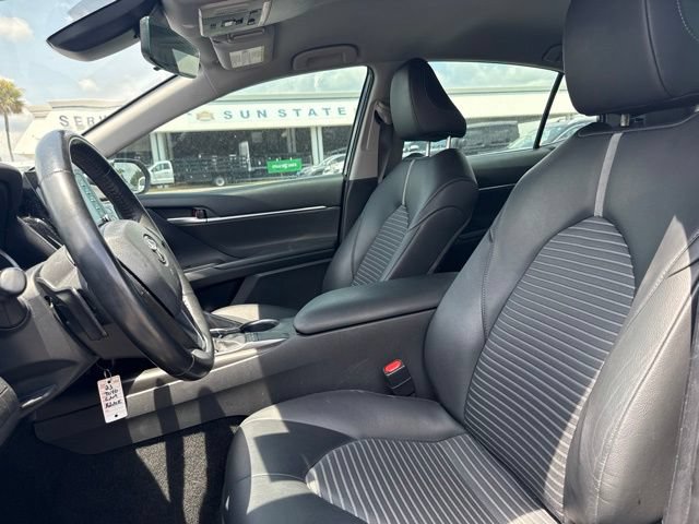 Used 2023 Toyota Camry SE FWD image 9