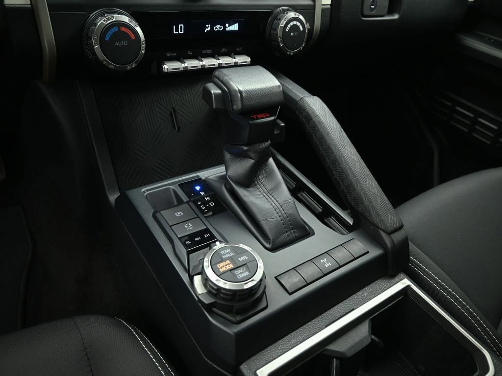 Used 2024 Toyota Tacoma TRD Off-Road image 39