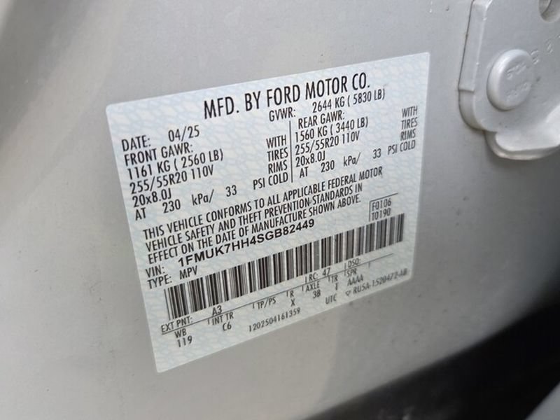 Certified 2025 Ford Explorer Platinum RWD image 7