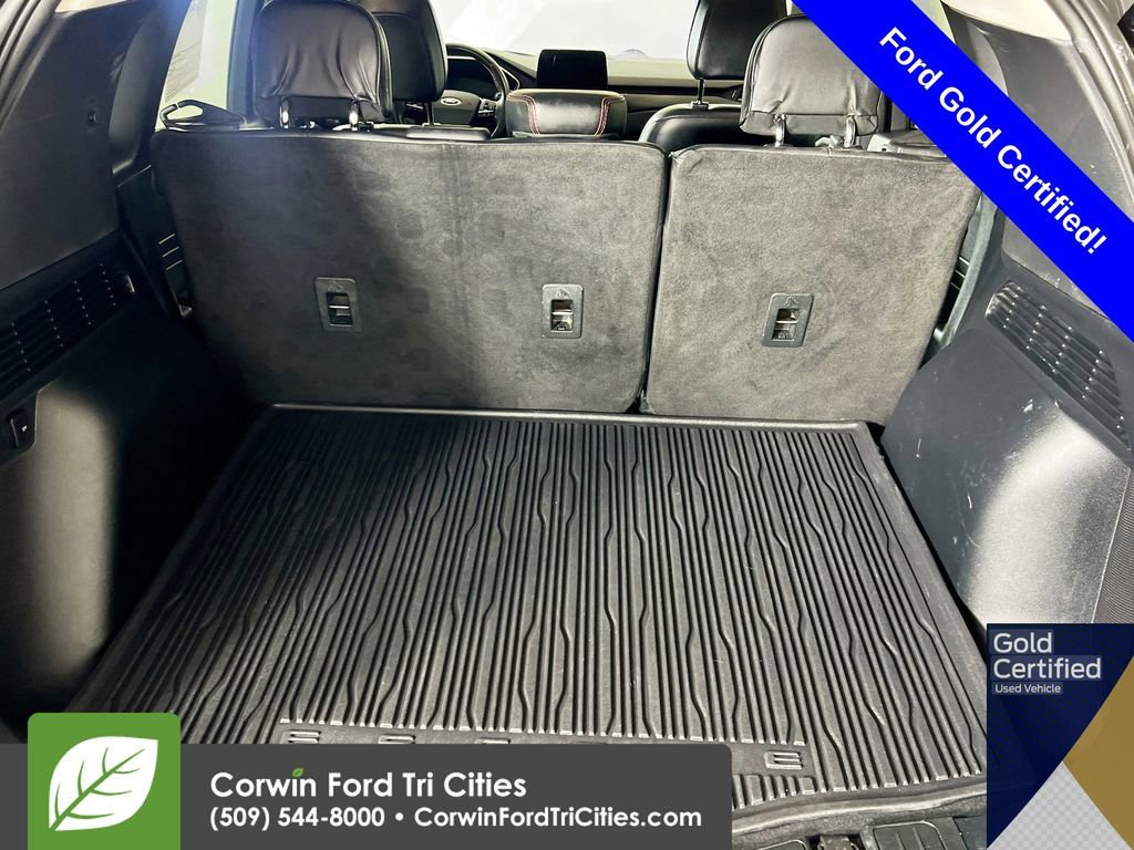 Certified 2022 Ford Escape SEL w/ SEL Stealth AWD Package image 16