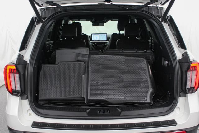 Certified 2025 Ford Explorer ST-Line w/ Premium Package RWD image 10