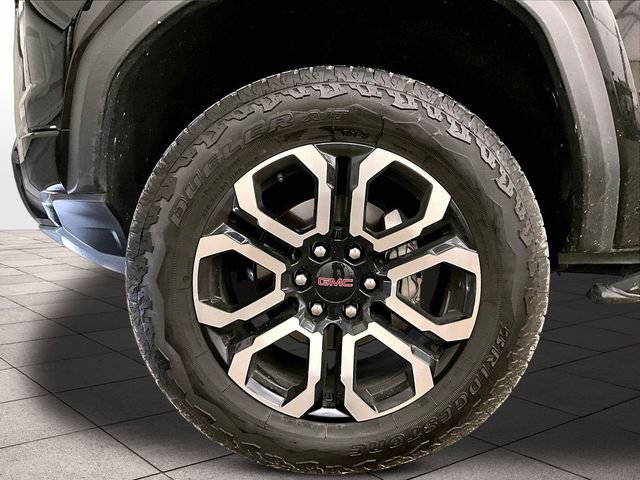 Used 2025 GMC Canyon AT4 w/ Nightfall Edition AWD/4WD image 8