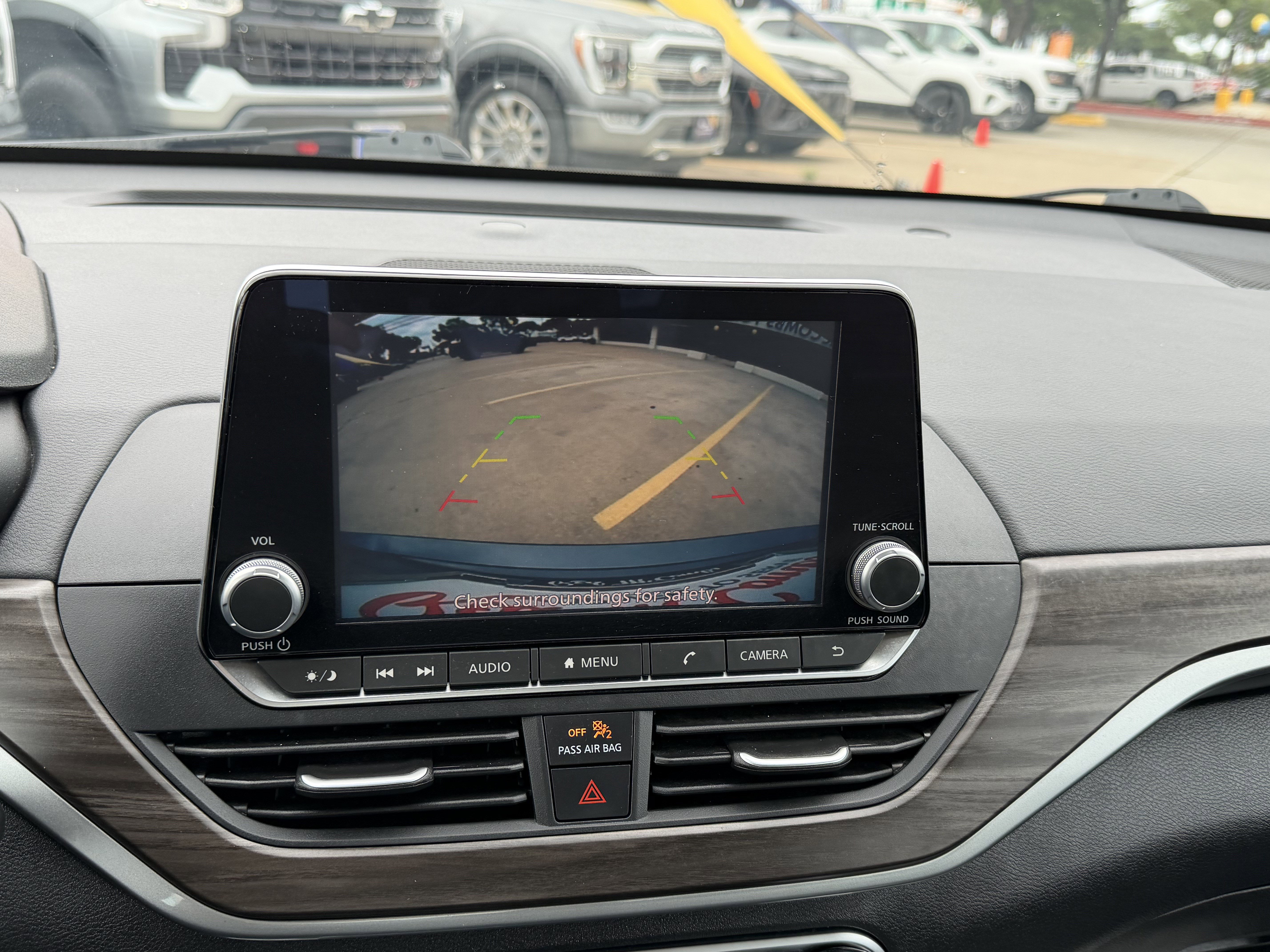 Used 2025 Nissan Altima 2.5 SV FWD image 24