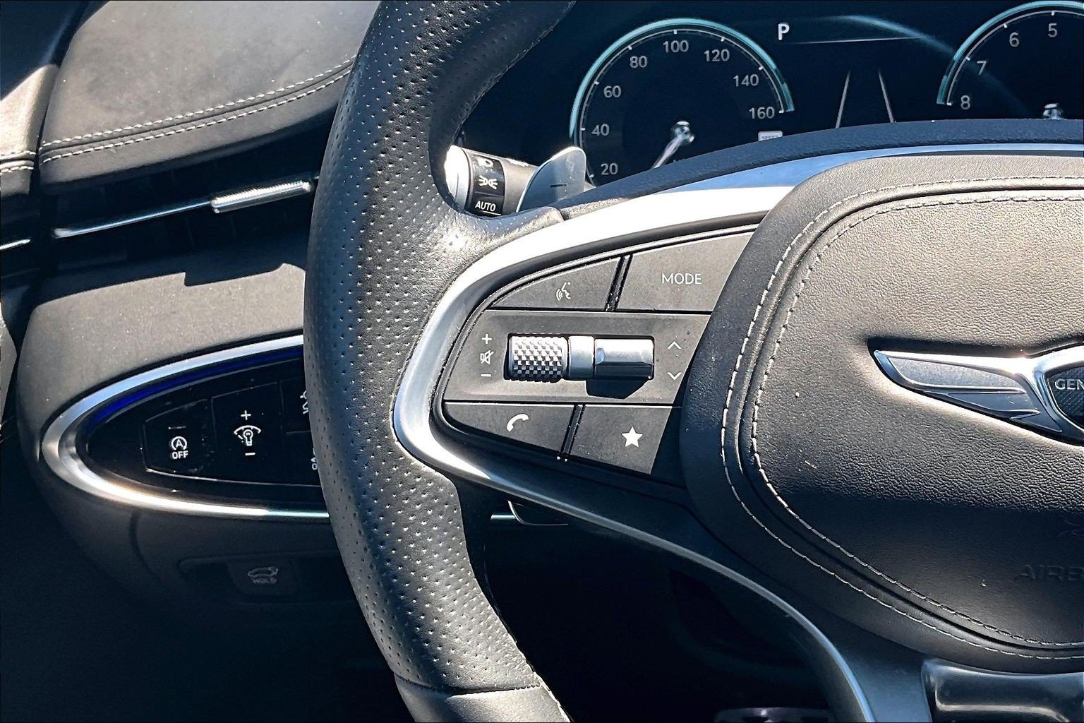 Used 2023 Genesis GV70 3.5T Sport w/ Sport Prestige Package AWD/4WD image 11