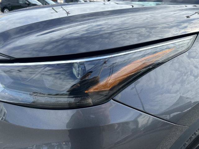 Used 2022 Toyota Highlander XLE AWD/4WD image 9