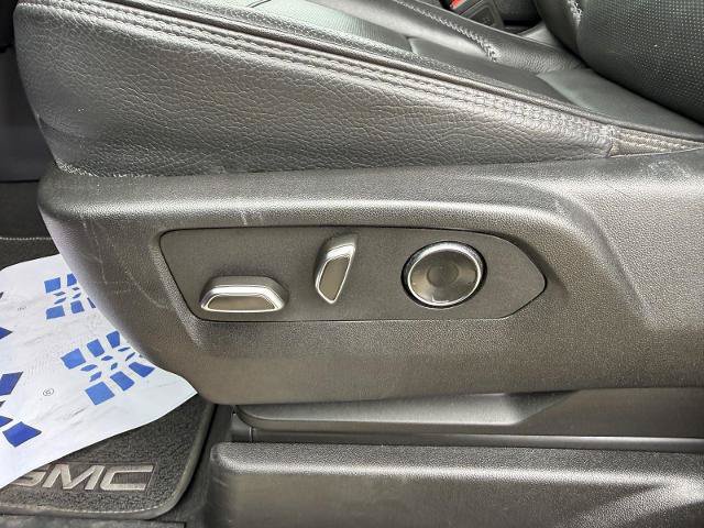 Used 2025 GMC Yukon Denali AWD/4WD image 17