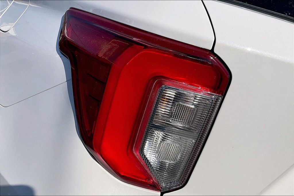 Certified 2023 Ford Explorer Platinum w/ Technology Package image 27