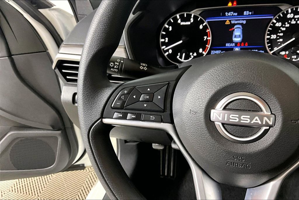 Used 2025 Nissan Altima 2.5 SV FWD image 14