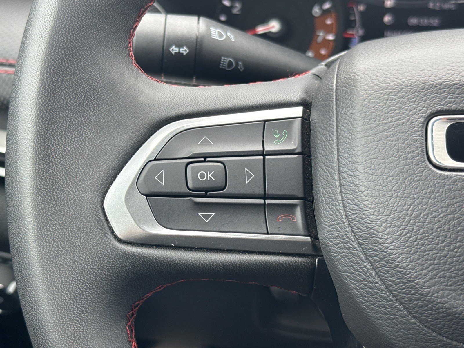 Used 2025 Jeep Compass Trailhawk AWD/4WD image 25