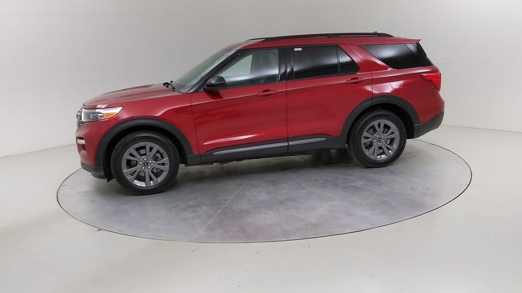 Certified 2023 Ford Explorer XLT w/ Equipment Group 202A AWD/4WD image 19