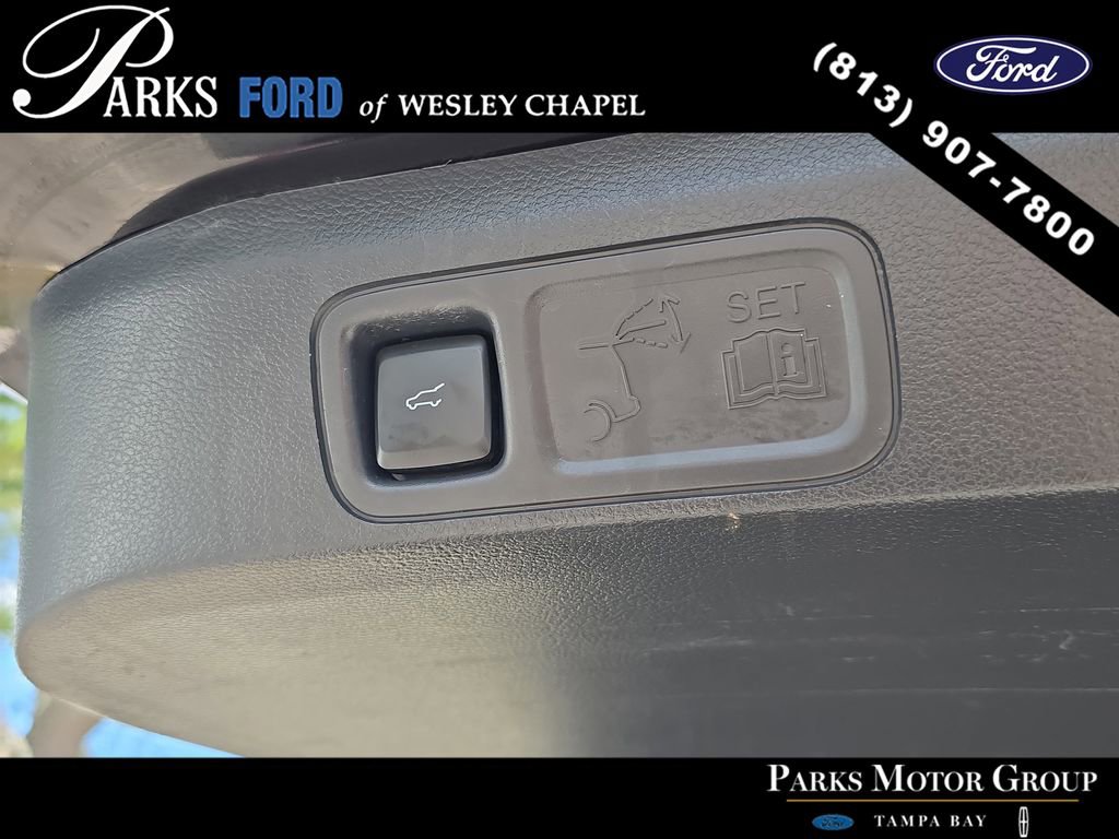 Certified 2023 Ford Expedition XLT image 9