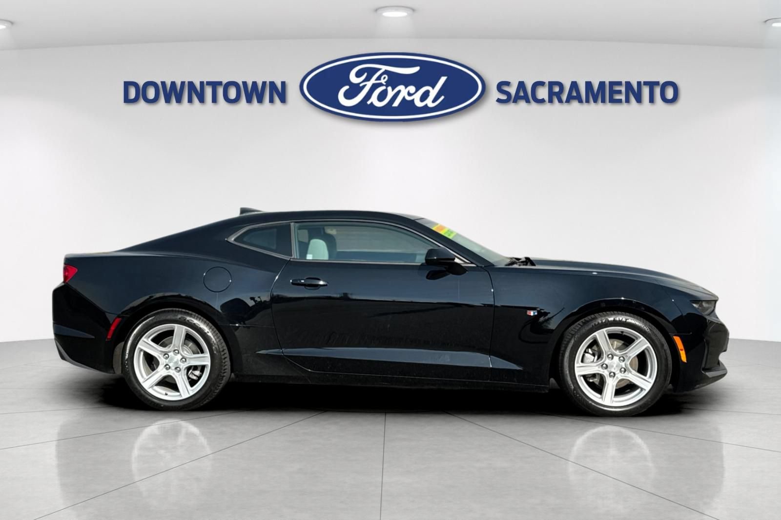 Used 2023 Chevrolet Camaro LT RWD image 10