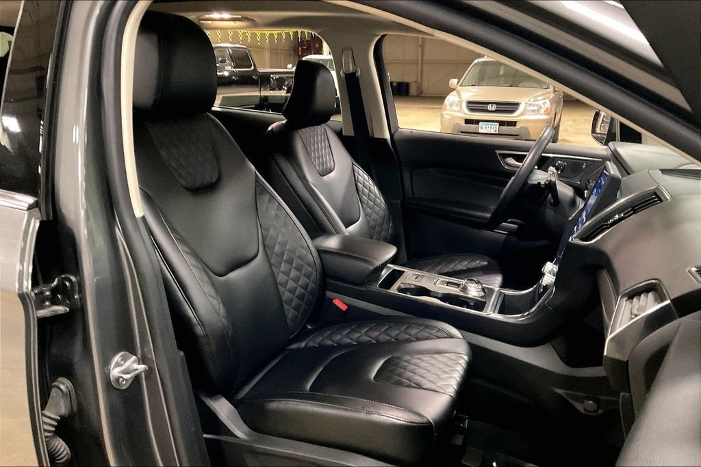 Certified 2023 Ford Edge Titanium w/ Class II Trailer Tow Package AWD/4WD image 7